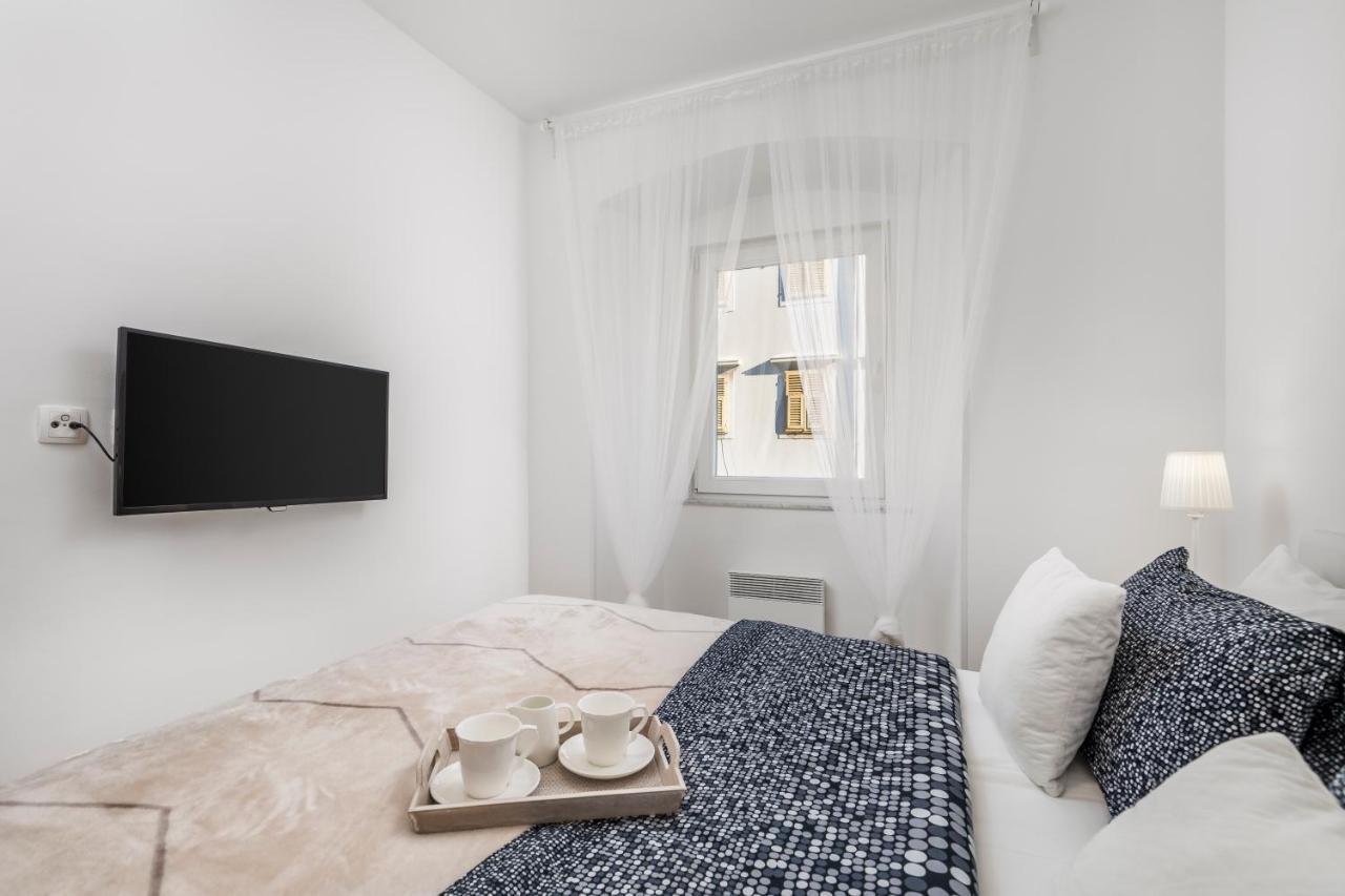 Apartment Opa Gold Рийека Екстериор снимка
